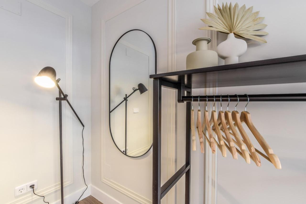 Acogedor Apartamento Gran Via -No Ascensor- مدريد المظهر الخارجي الصورة